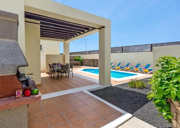 Villa Veraniego By *