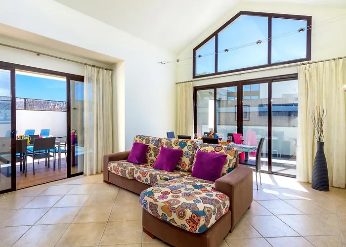 Villa Veraniego By *